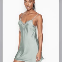 Lingerie Satin and Lace Slip Dress Victorias Secret (size M) NEW