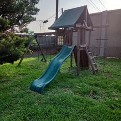 Free Swing Set..!!If Ad  Is Up Its Still Available 