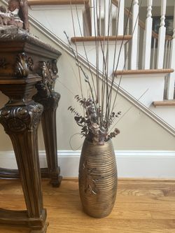 A Pair Of Beautiful Ceramic Vases For Decoration Display. 