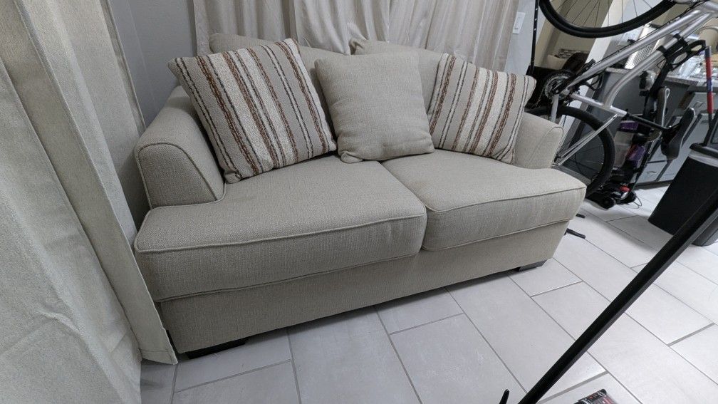 Loveseat For Sale In Oro Valley