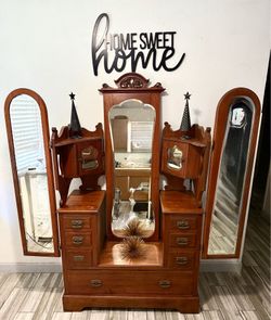 Vintage vanity