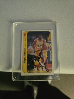Magic Johnson signed card