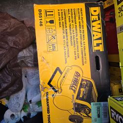 Dew walt 4.5 gallon air compressor