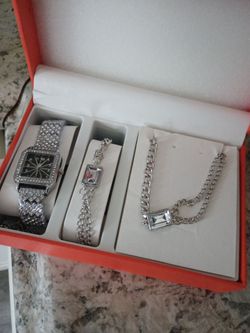 Silver and Diamond Jewelry Set