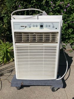 Frigidaire window unit Air Conditioner. 8000 BTU