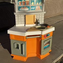 Cute Little Tikes Kids Kitchen