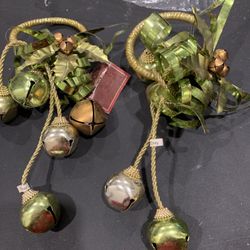 I SET OF TWO DOOR KNOB KNOCKERS