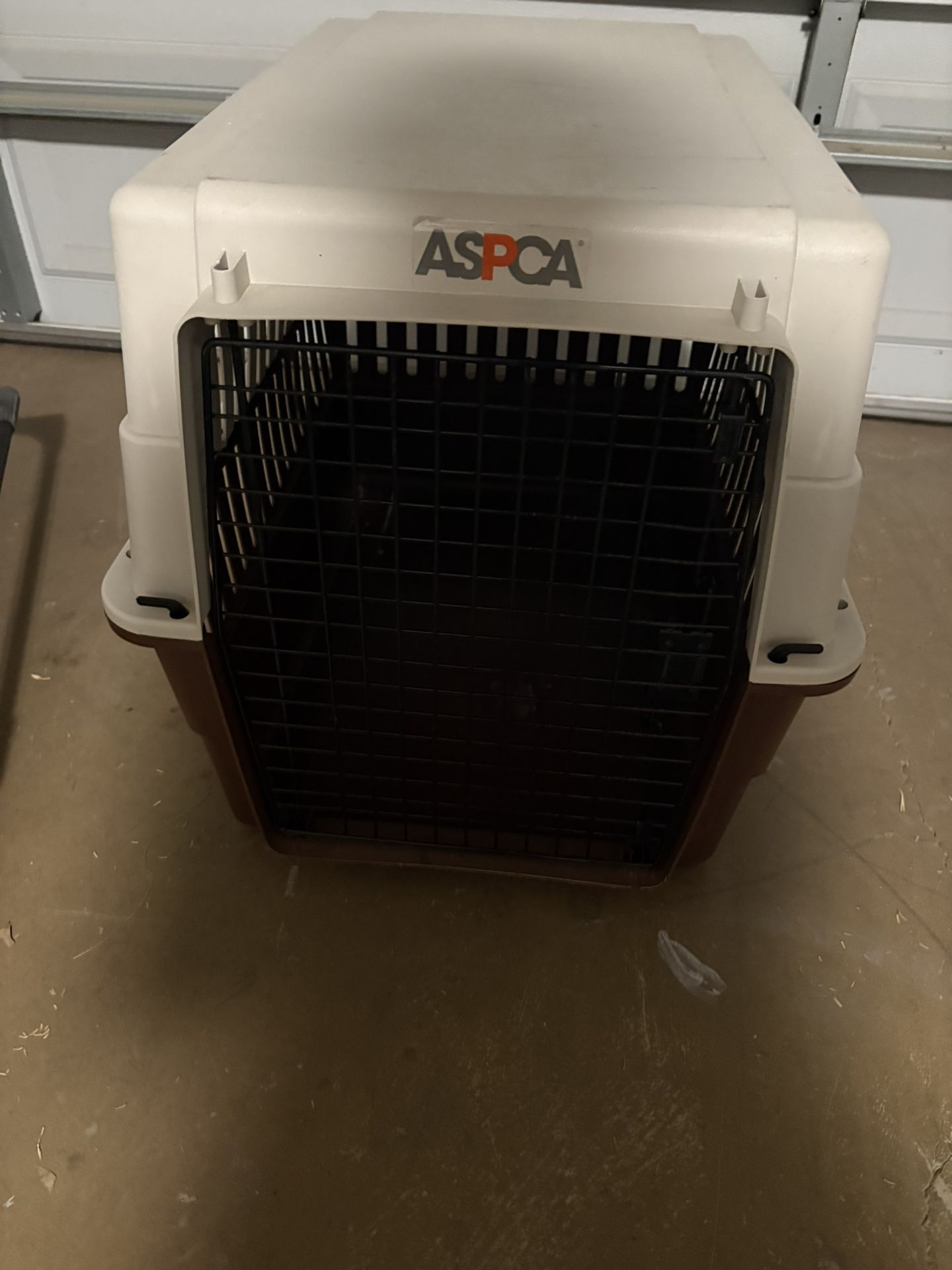 Intermediate Dog Crate