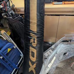 Full Size Punching Bag/ Kickboxing Bag 5 Feet Tall With Mounting Equipment 