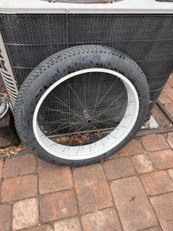 26x4” fat bicycle tire (Read Description)