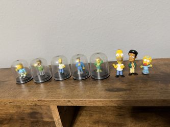 The simpsons gumball machine miniature figures + bobble heads