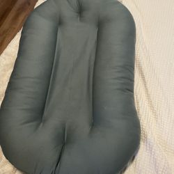 Green Moss Snuggle Me 