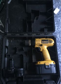 DeWalt drill (no charger) works good..