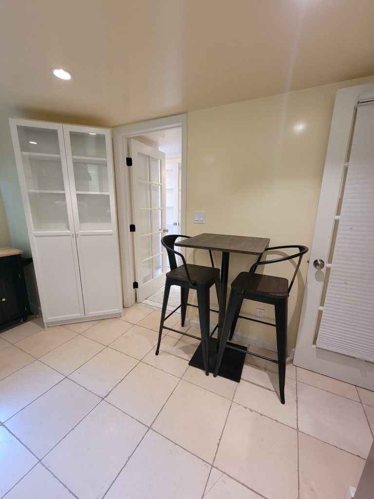 Mini table with 2 stool.