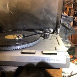 Thorns Record Player 