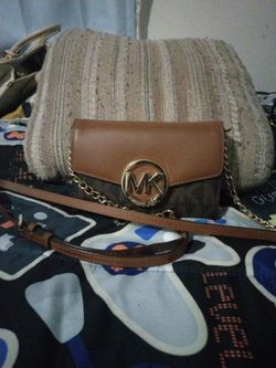 Mickel Kors purse/ clutch