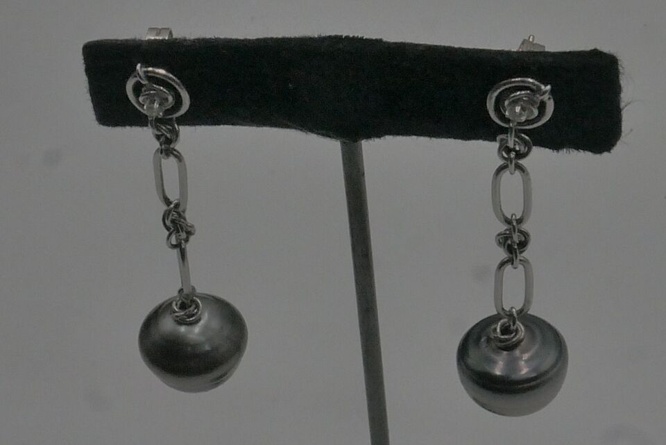 14kt white gold drop down earrings 13.2 grams with black pearls and diamonds