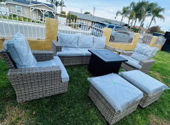 Patio furniture set outdoor new in the box