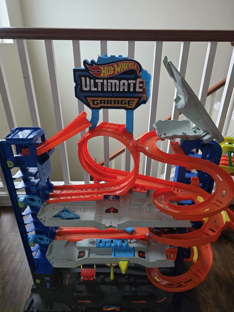 Hot Wheels Garage
