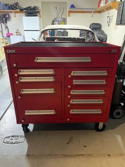 Heavy-Duty Mobile Workbench with 10 Latching Drawers