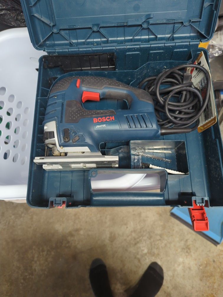 Bosch 7 Amp Variable Speed Jig Saw