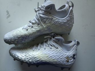 Under Armour Highlight Football Cleats - Lightly Used- Size (9)