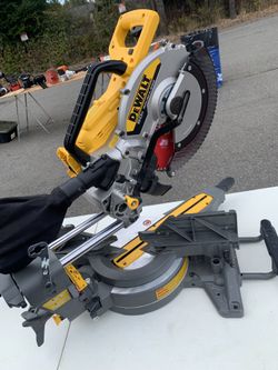 Dewalt 12” FLEXVOLT Saw LIKE NEW