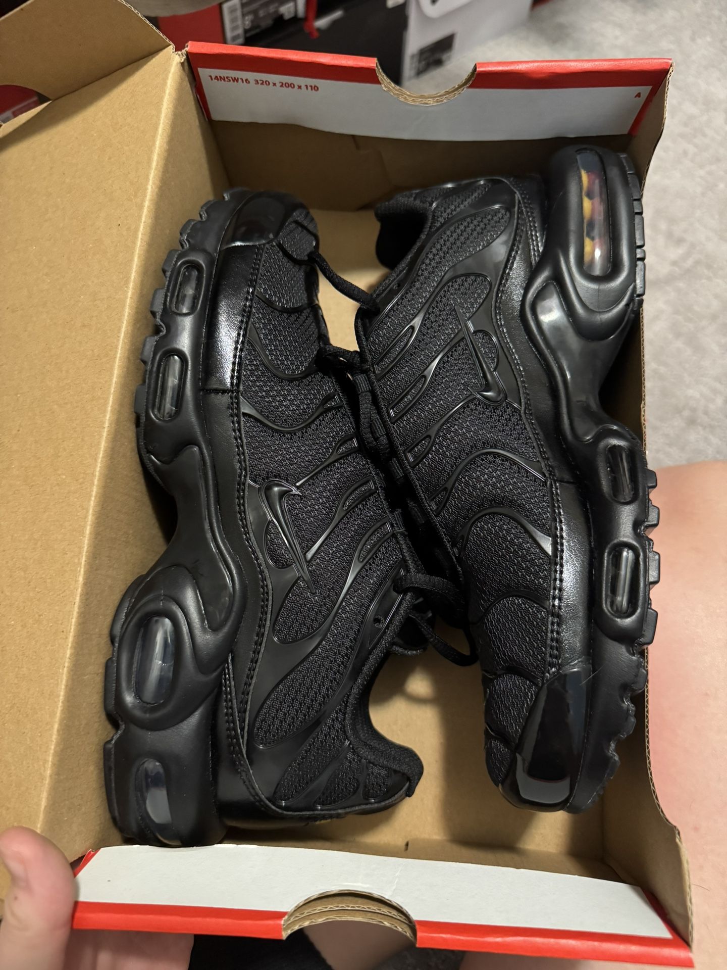 NIKE AIRMAX PLUS BLACK