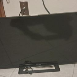 Sony 32" TV with remote 