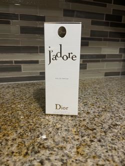 4 fl oz (100 ml) box of Dior J'adore Eau de Parfum