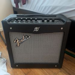Fender Mustang I V.2 20-Watt 1x8" Modeling Guitar Combo Amplifier. 