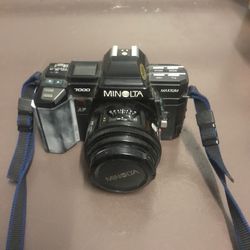 Minolta 7000 Camera
