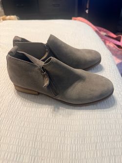 Women gray ankle boots