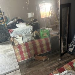 Bathroom decorations