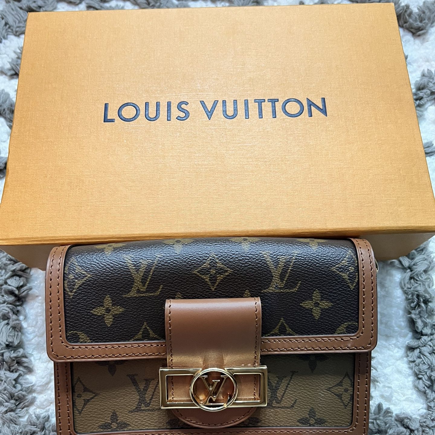 Louis Vuitton Dauphine Chain Wallet for Sale in St. Cloud, FL - OfferUp
