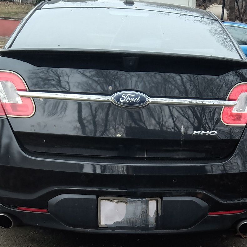 2010 Ford Taurus