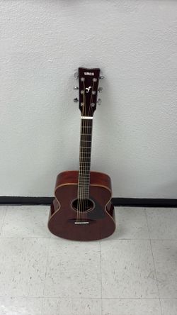 Yamaha Acoustic Guitar