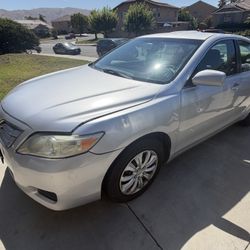 2011 Toyota Camry V6 $$ 1200  OBO $$