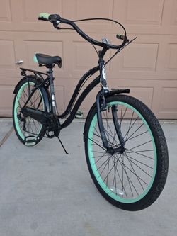 Like New Ladies Schwinn Beach Cruiser Bike PRICE Is FIRM