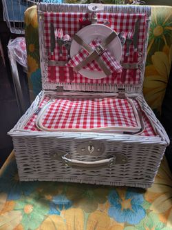 Adorable Picnic Basket