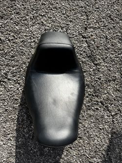 Harley Davidson FXLR Seat