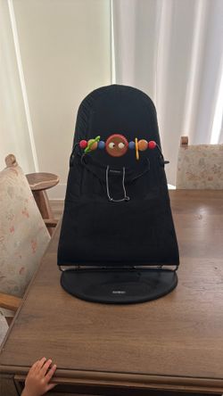 Baby Bjorn bouncer with toy extender included