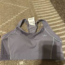 Women’s Sports Bra Size Medium 