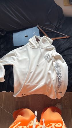 (White) chrome hoodie size (M)
