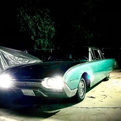 1961 Ford Thunderbird 