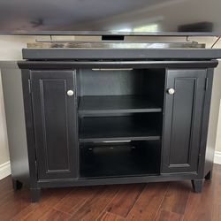 Corner television stand