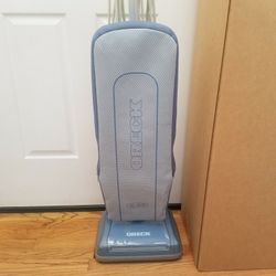  ORECK COMMERCIAL VACUUM WITH AMAZING POWER SUCTION , WORKS EXCELLENT,  IN THE BOX  , 