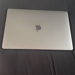 Apple MacBook
