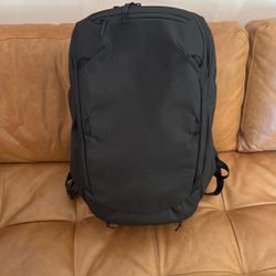 Peak design 45L Travel Backpack 