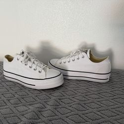 Converse Chuck Taylor size 9.5